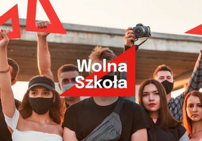Czerwona ekierka symbolem obywatelskiego sprzeciwu wobec rządowych zmian w oświacie